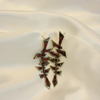 Kırmızı Zirkon Baget Taşlı Kadın Küpe