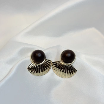 Gold Rengi İstiridye Model Kadın Küpe