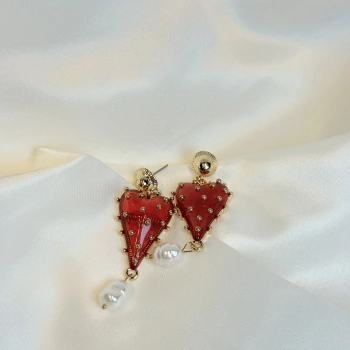 Gold Rengi İnci Damlalı Kırmızı Kalp Kadın Küpe