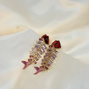 Gold Rengi Balık Figürlü Taş Detaylı Kadın Küpe