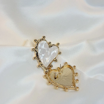 Gold Rengi Mineli Kalp Model Kadın Küpe