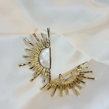 Gold Rengi Mineli Güneş Figürlü Kadın Küpe