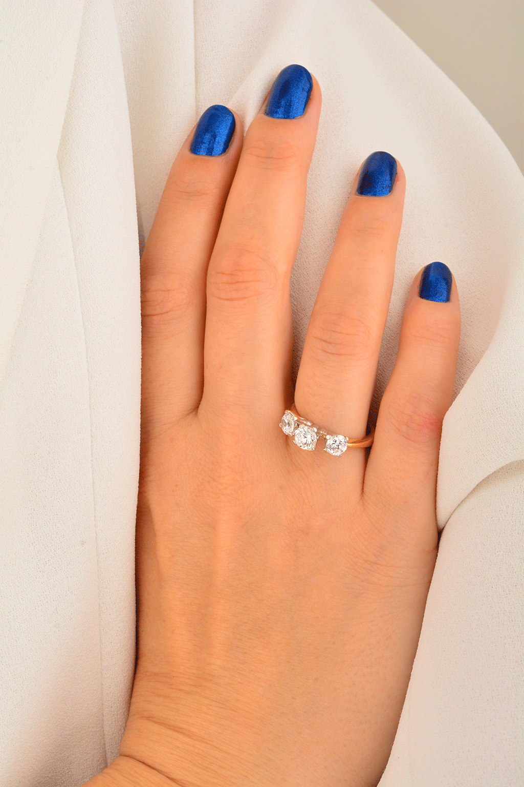 Cebeci 14 Ayar Üç Taşlı Altın Yüzük