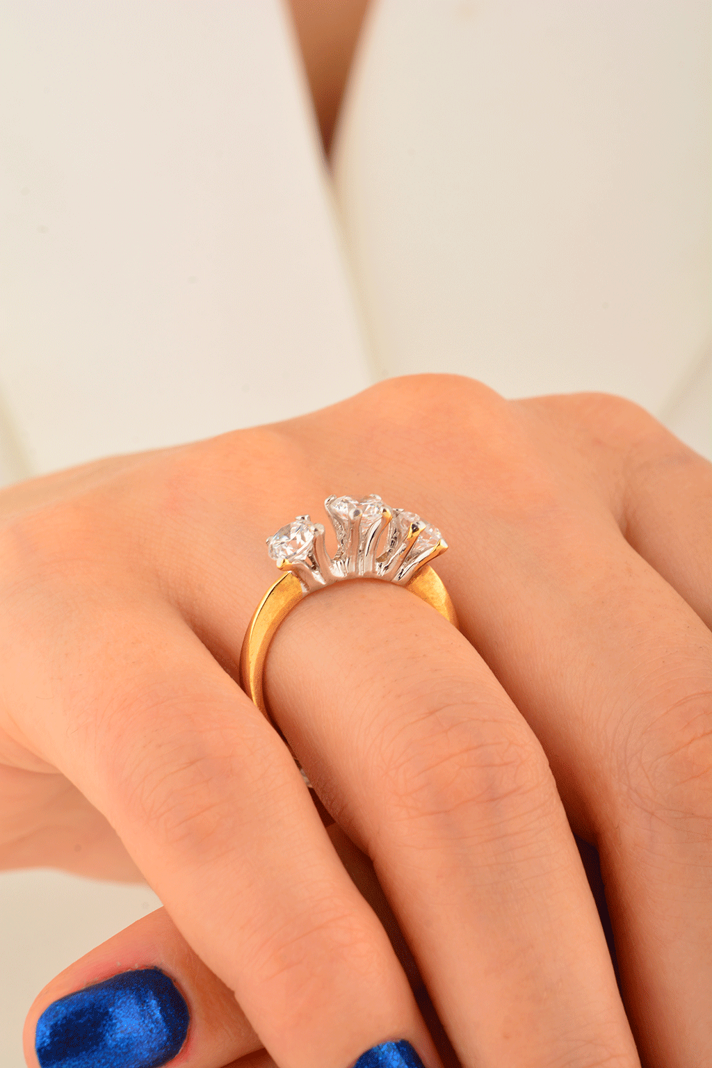 Cebeci 14 Ayar Üç Taşlı Altın Yüzük