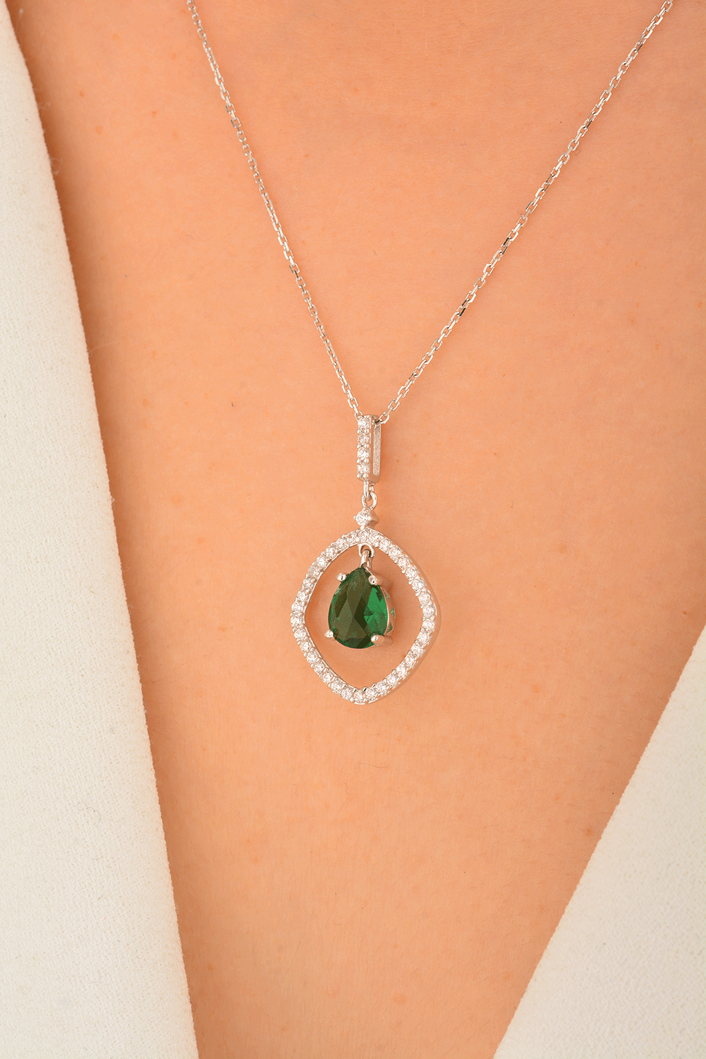 Cebeci 14 Ayar Yeşil Taşlı Kolye