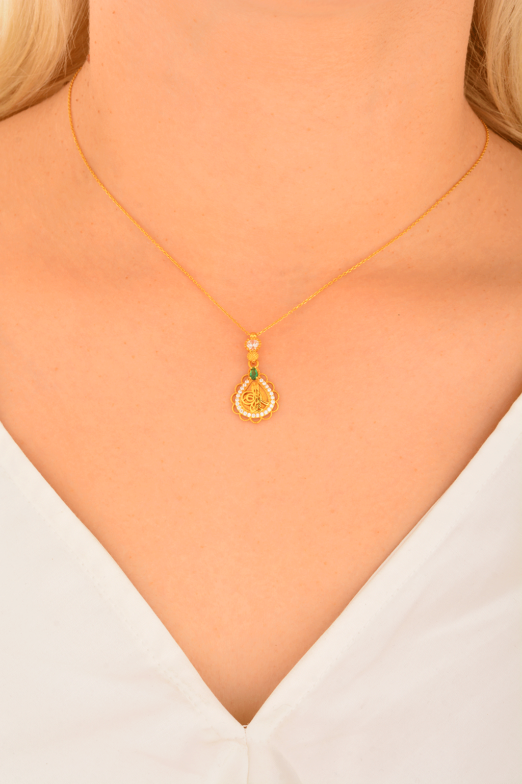 Cebeci 14 Ayar Yeşil Taşlı Tuğralı Altın Kolye