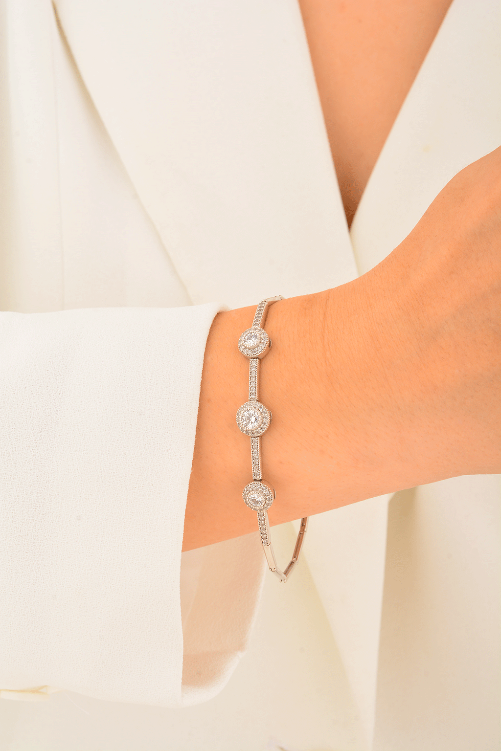 Cebeci 14 Ayar Taşlı Beyaz Altın Bileklik