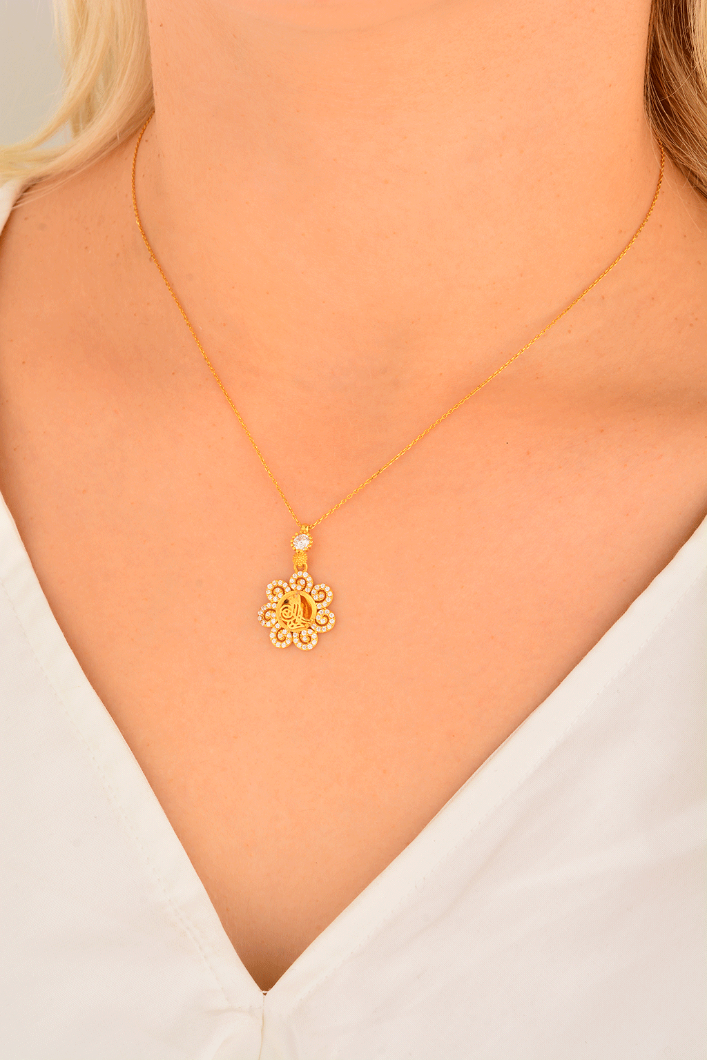 Cebeci 14 Ayar Çiçek Tuğra Altın Kolye