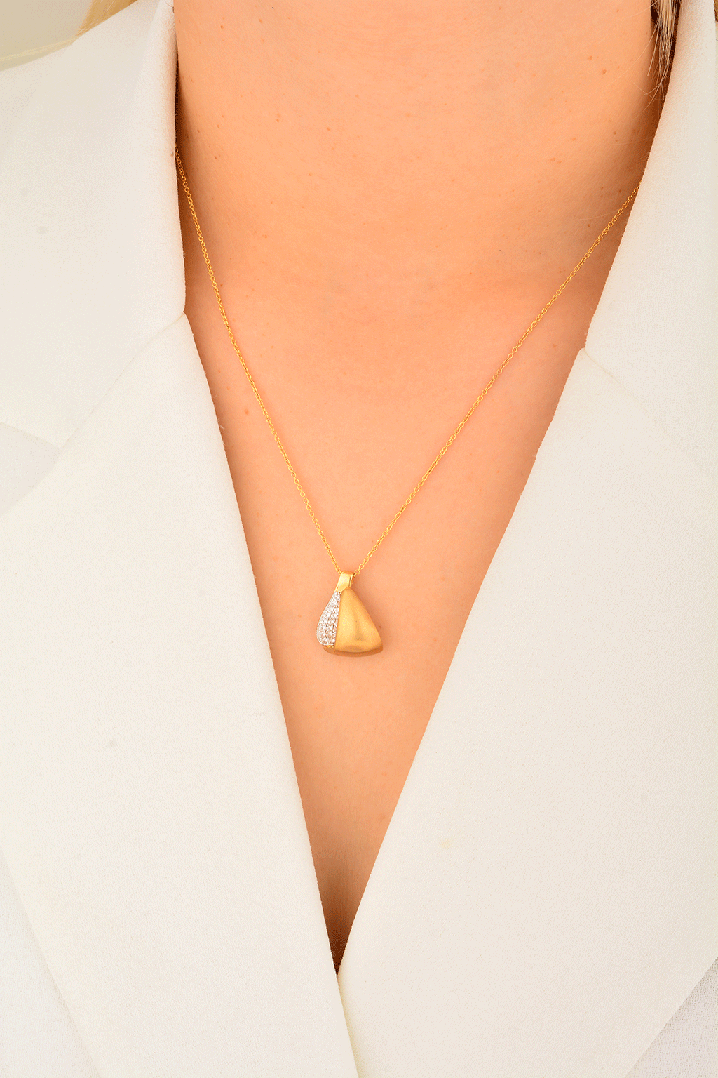 Cebeci 14 Ayar Taşlı Mat Altın Kolye