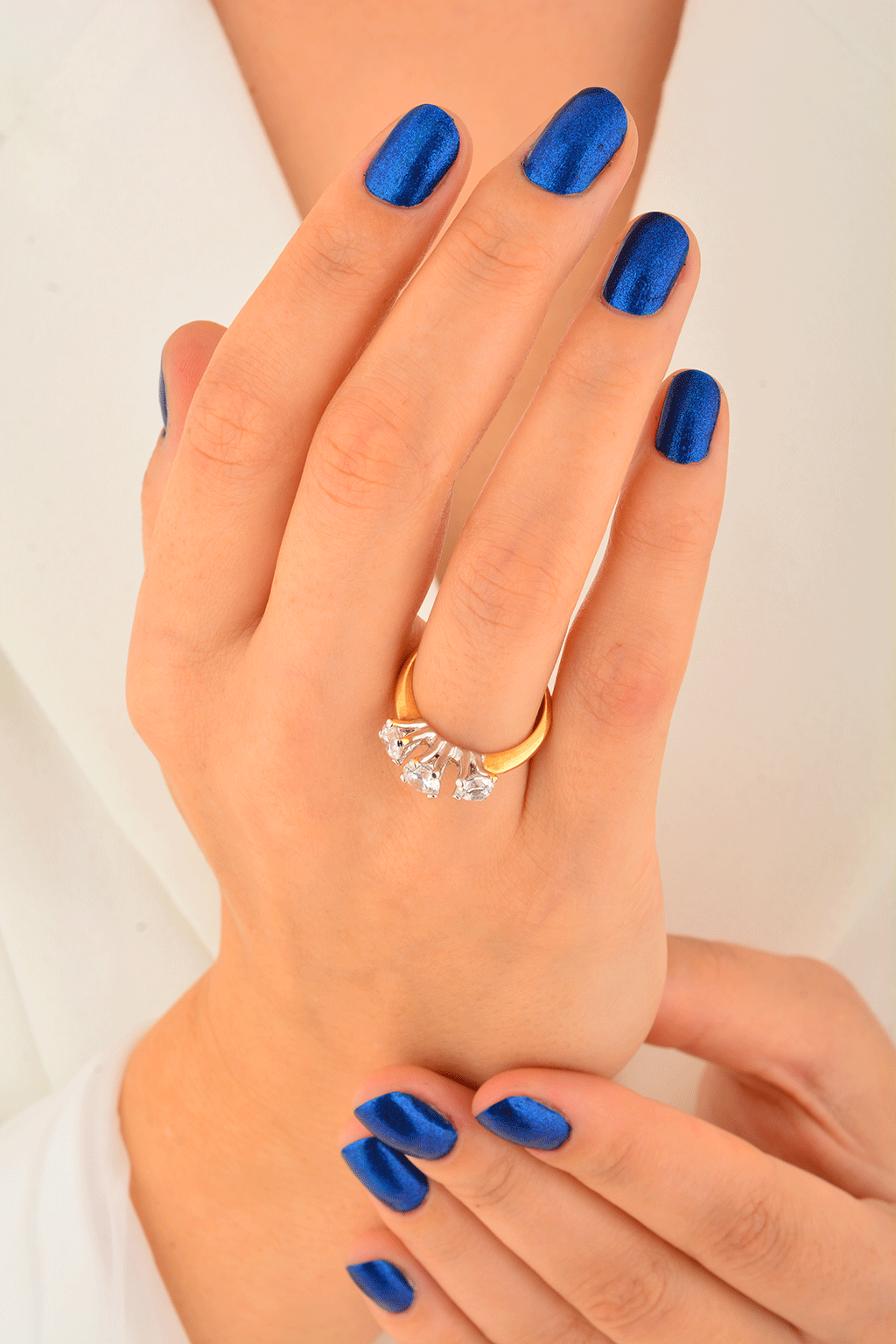 Cebeci 14 Ayar Üç Taşlı Altın Yüzük