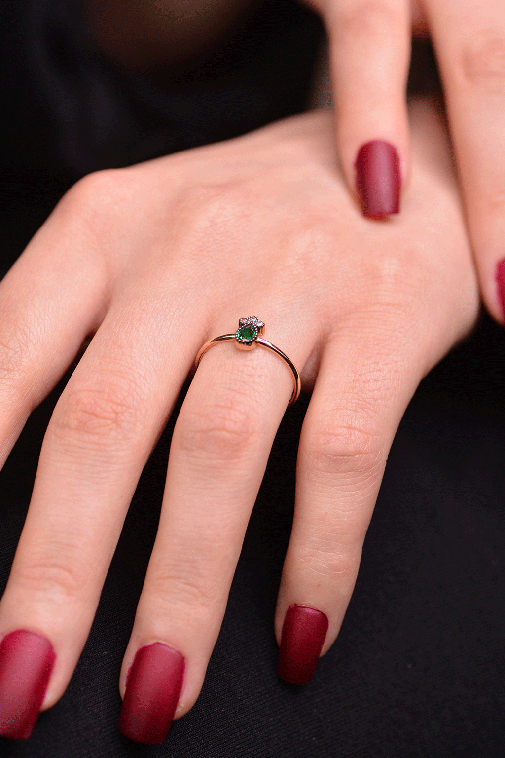 Cebeci 14 Ayar Yeşil Taşlı Altın Yüzük