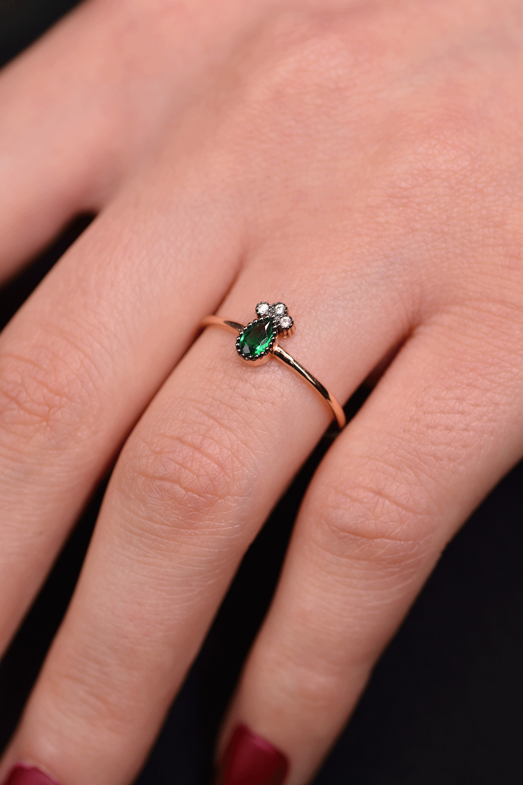 Cebeci 14 Ayar Yeşil Taşlı Altın Yüzük