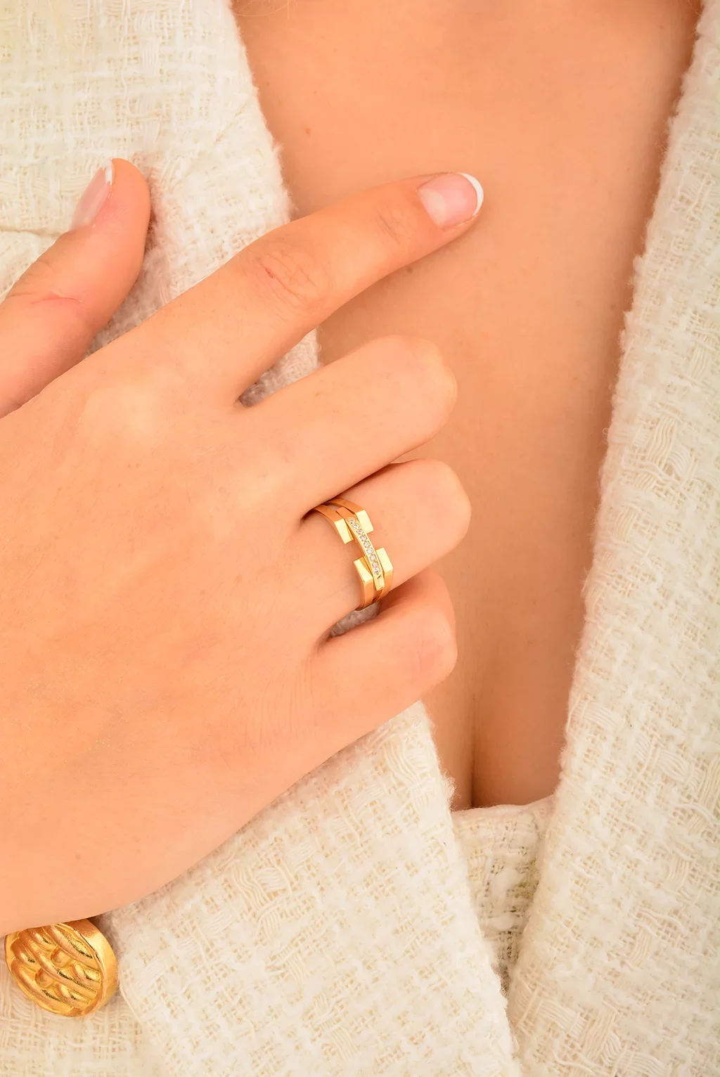 Cebeci 14 Ayar Taşlı Altın Yüzük