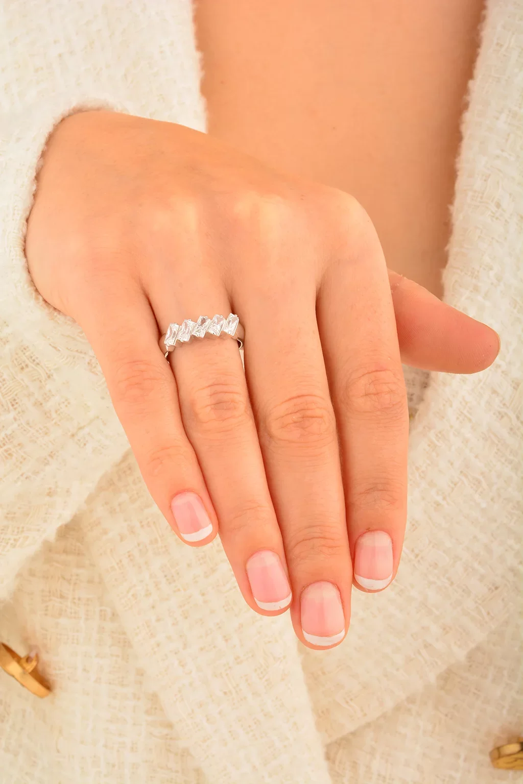 Cebeci 14 Ayar Baget Beş Taşlı Altın Yüzük