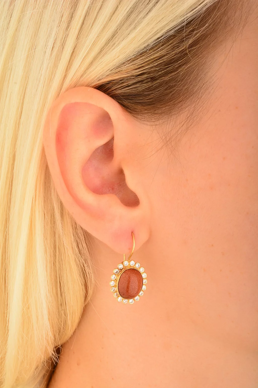 Cebeci 14 Ayar Kum Taşı Altın Küpe