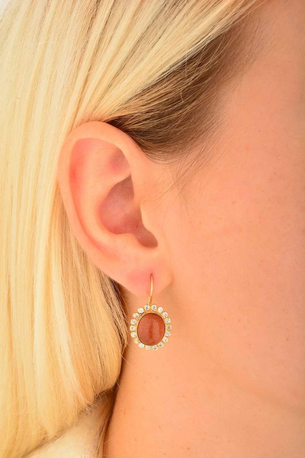 Cebeci 14 Ayar Kum Taşı Altın Küpe