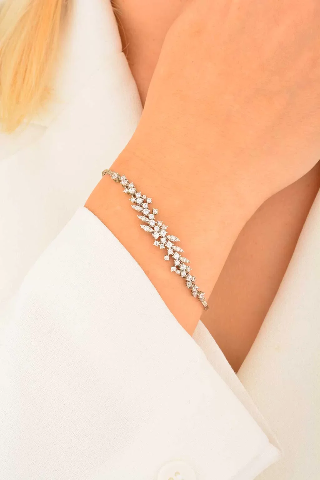 Cebeci 14 Ayar Altın Taşlı Yapraklı Altın Bileklik