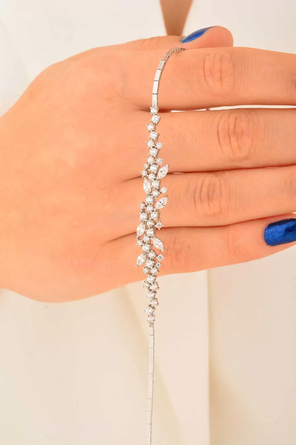 Cebeci 14 Ayar Tektaşlı Altın Yaprak Bileklik