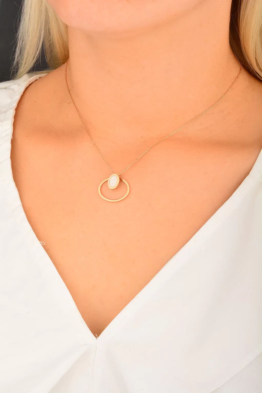 Cebeci 14 Ayar Beyaz Oval Rose Altın Kolye