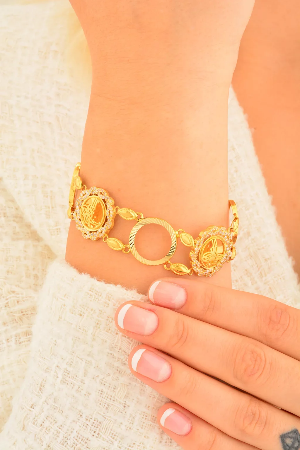 Cebeci 14 Ayar Çerçeveli Tuğra Altın Bileklik