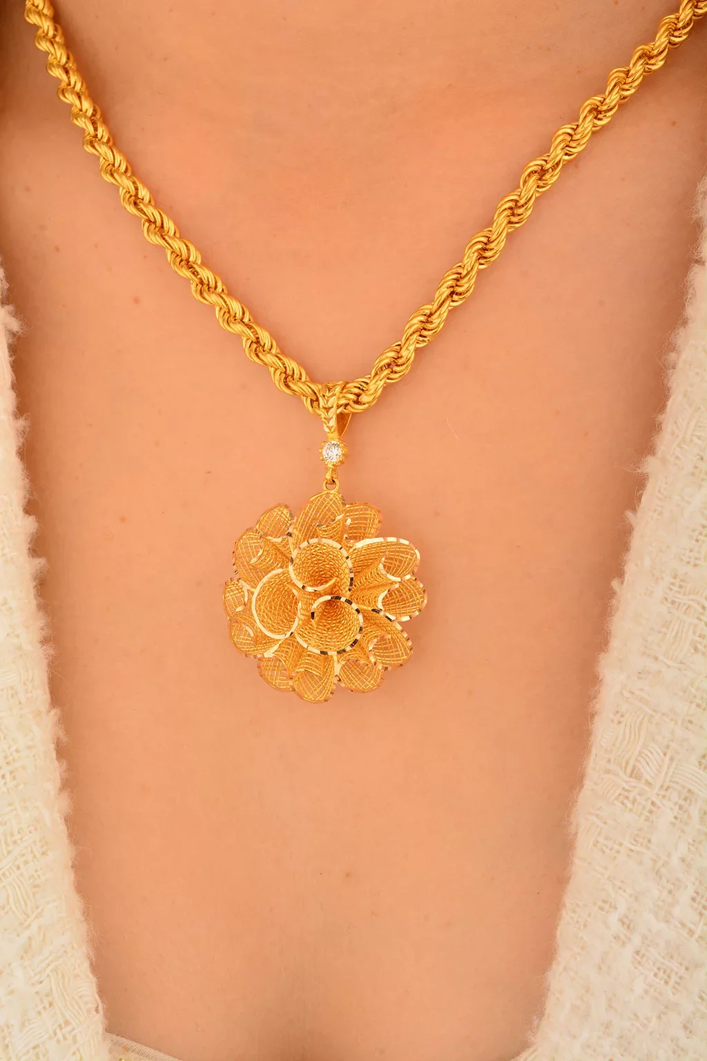 Cebeci 14 Ayar Çiçek Altın Kolye Ucu