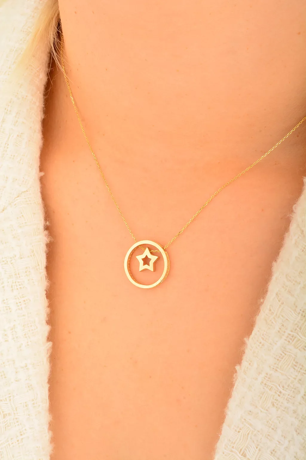 Cebeci 14 Ayar Halka İçinde Yıldız Altın Kolye