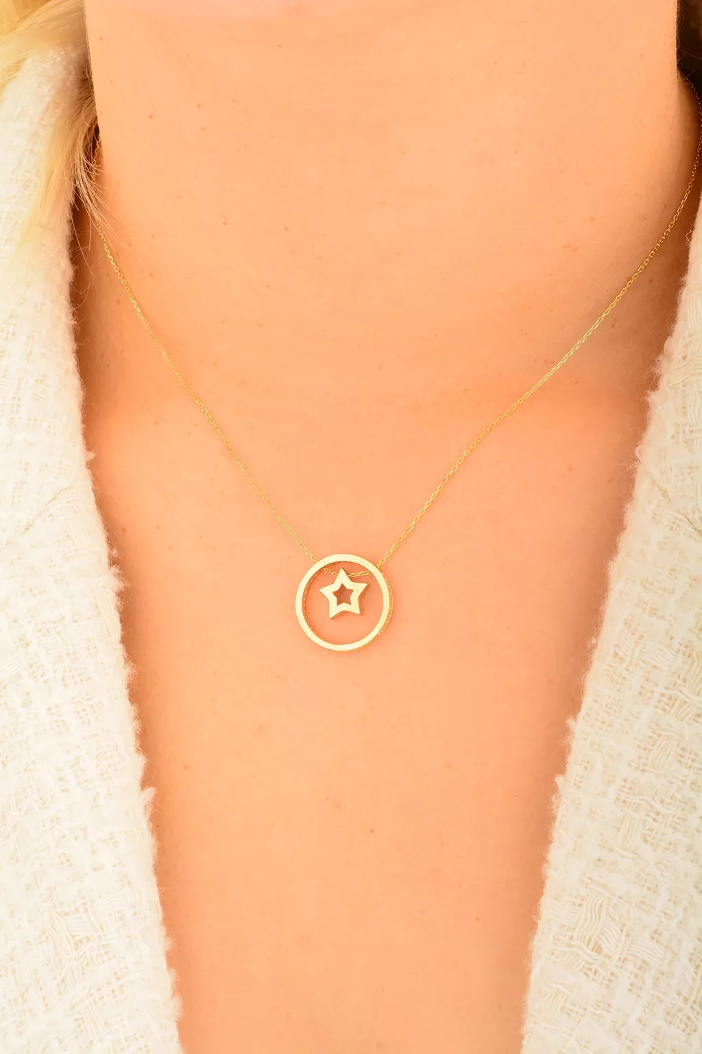 Cebeci 14 Ayar Halka İçinde Yıldız Altın Kolye