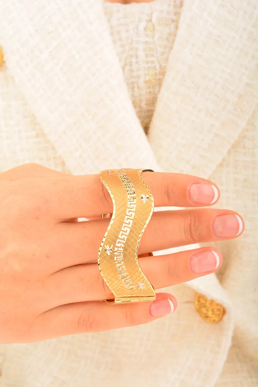 Cebeci 14 Ayar İşlemeli Kelepçe Bilezik