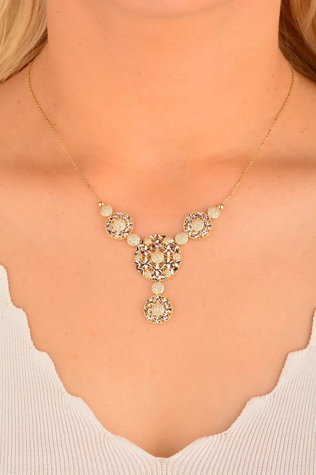 Cebeci 14 Ayar Kabartmalı Altın Kolye