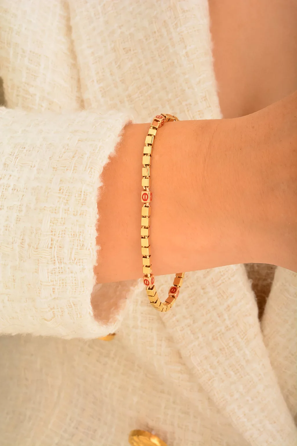 Cebeci 14 Ayar Kırmızı Mineli Küp Altın Bileklik