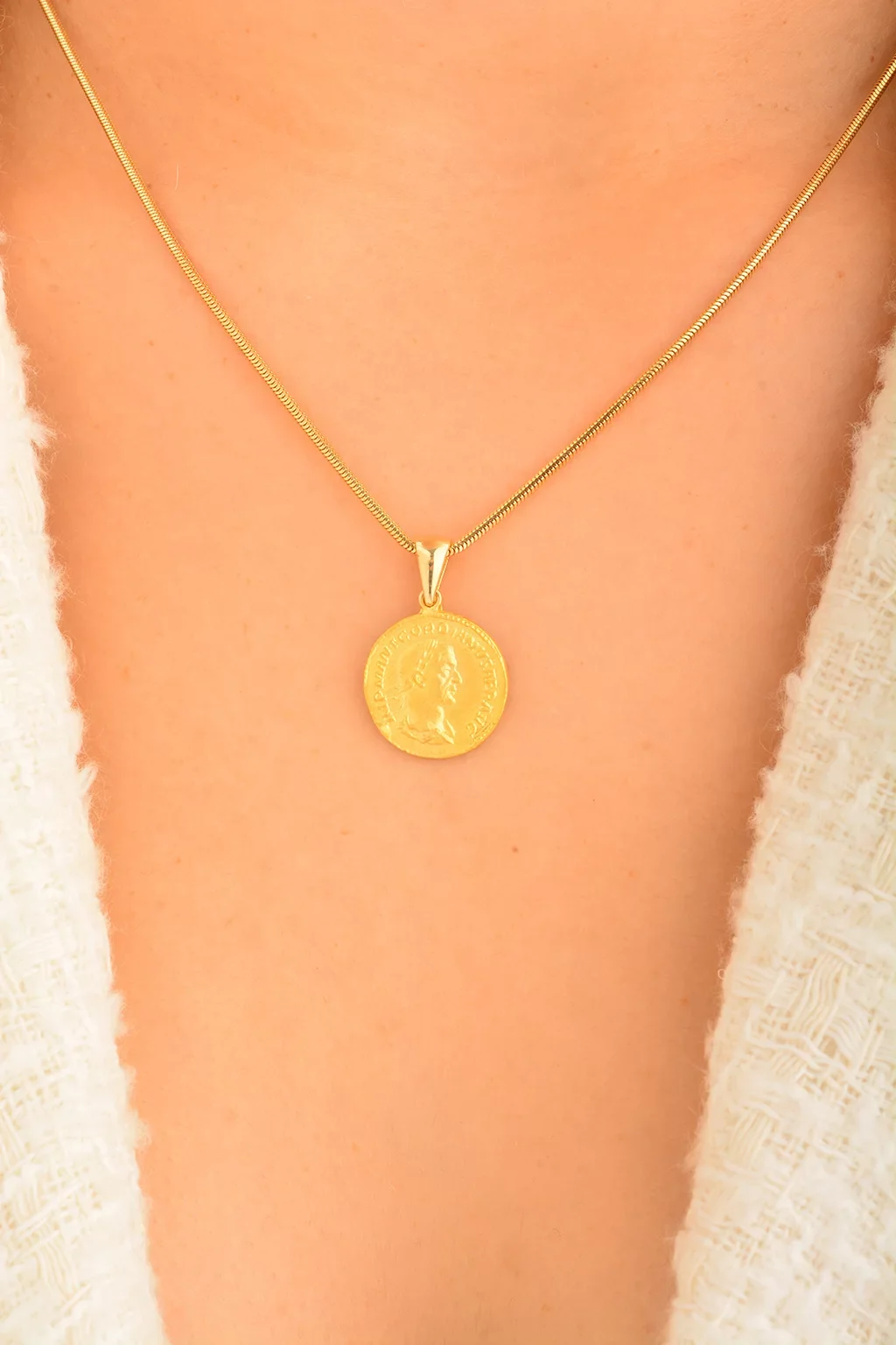 Cebeci 14 Ayar Madalyon Altın Kolye Ucu