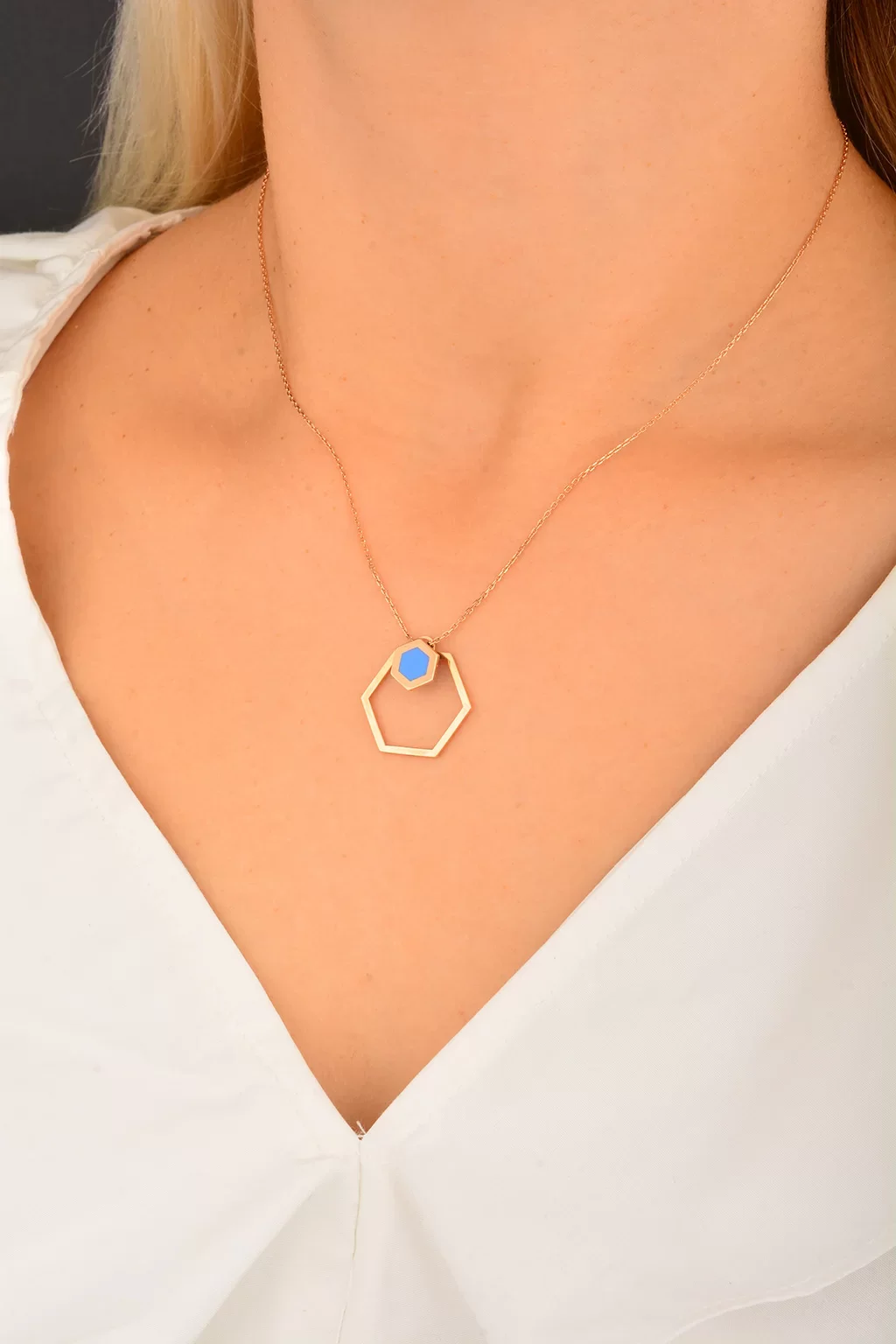 Cebeci 14 Ayar Mavi Altıgen Rose Altın Kolye