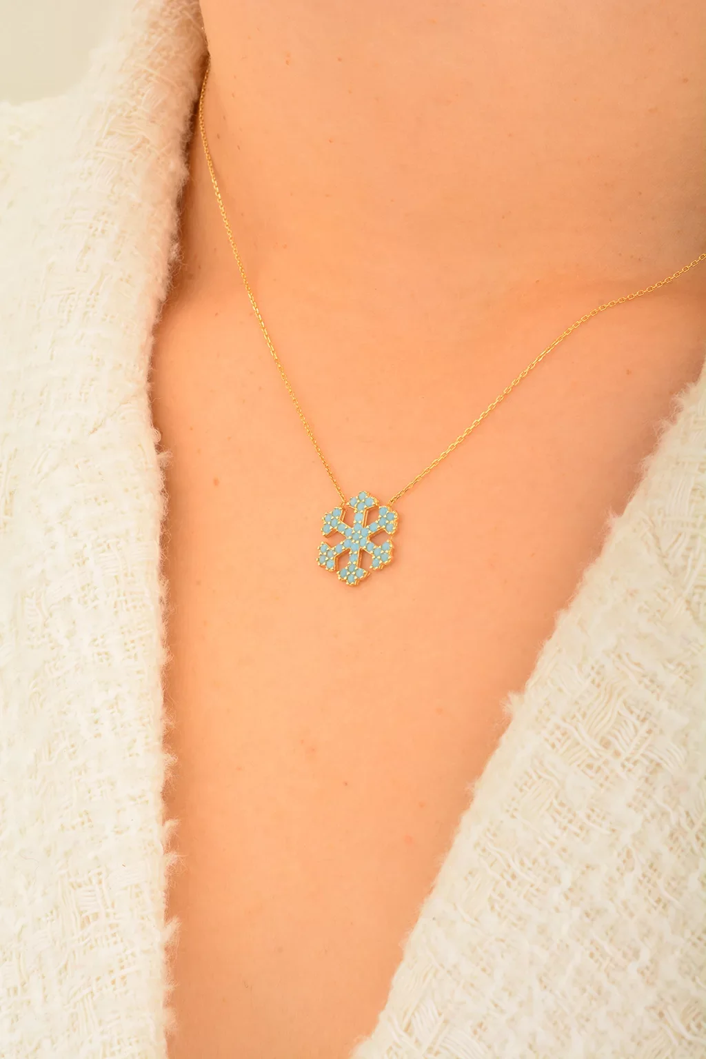 Cebeci 14 Ayar Mavi Kar Tanesi Altın Kolye