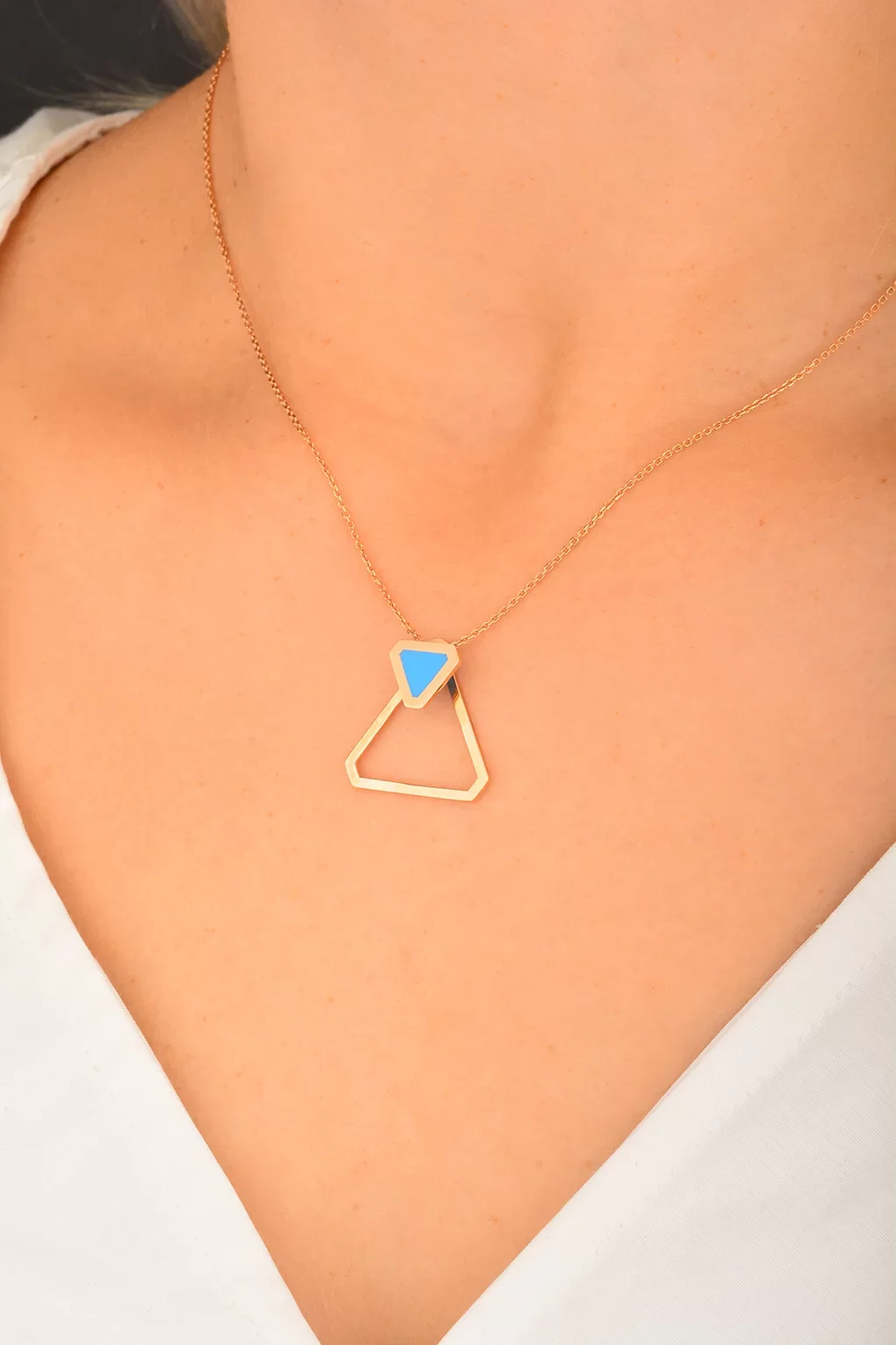 Cebeci 14 Ayar Mavi Üçgen Rose Altın Kolye