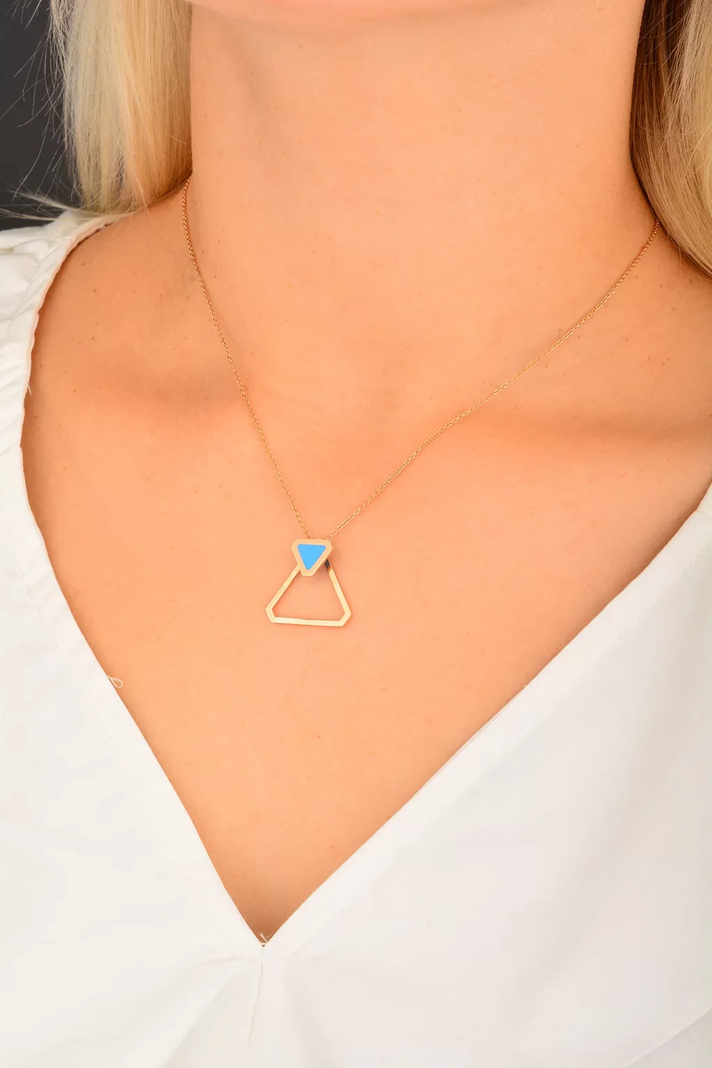 Cebeci 14 Ayar Mavi Üçgen Rose Altın Kolye
