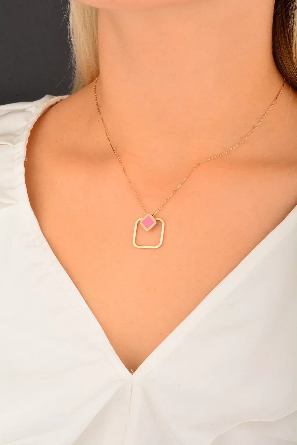 Cebeci 14 Ayar Pembe Kare Rose Altın Kolye
