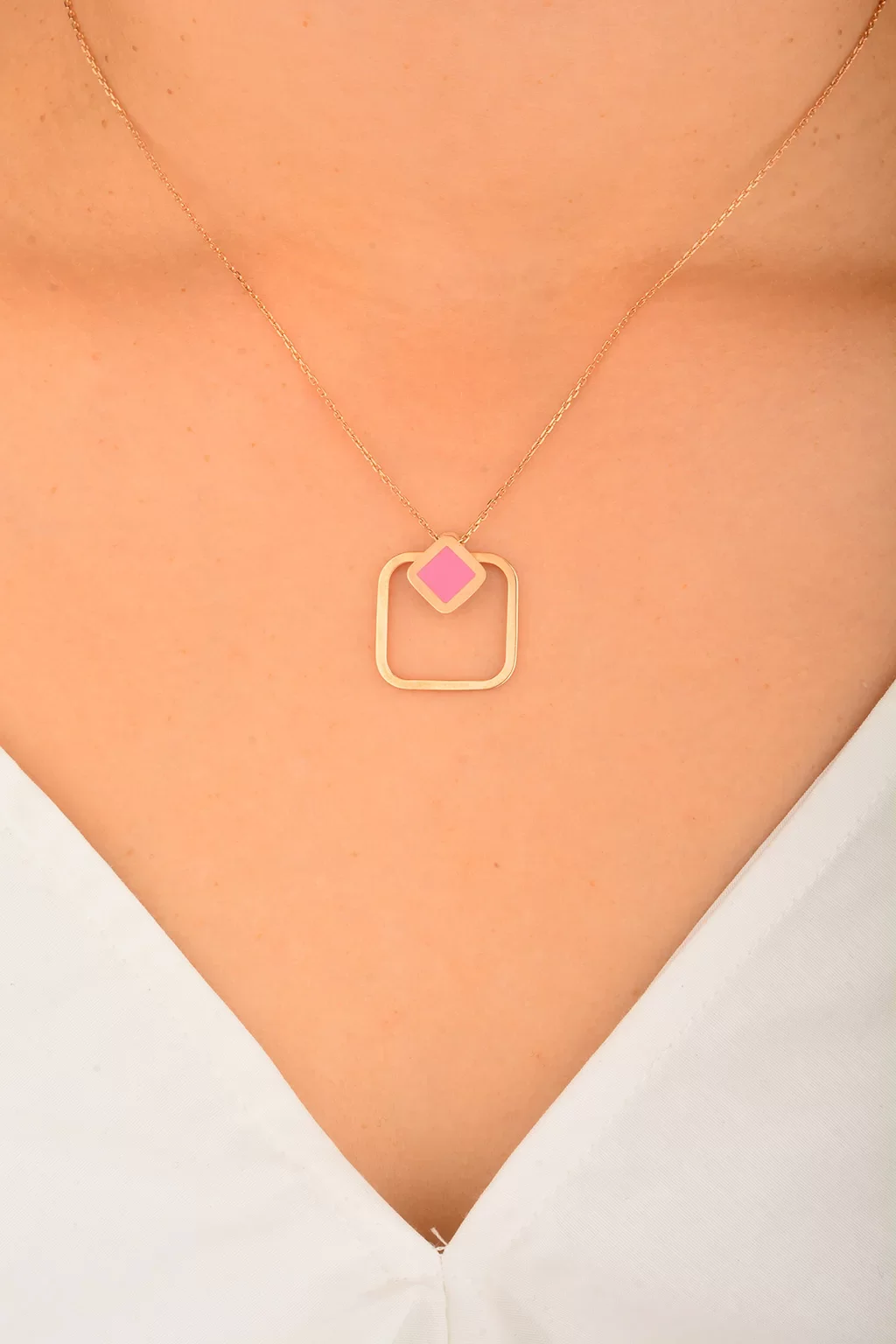 Cebeci 14 Ayar Pembe Kare Rose Altın Kolye