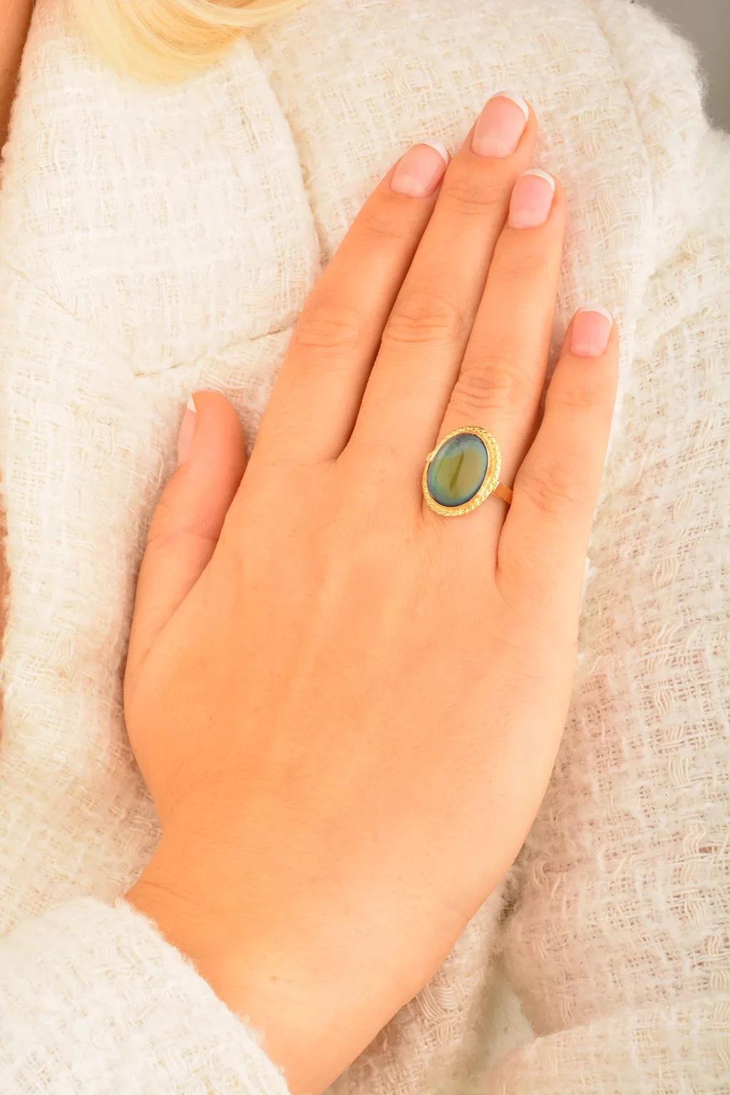 Cebeci 14 Ayar Renkli Taşlı Altın Yüzük