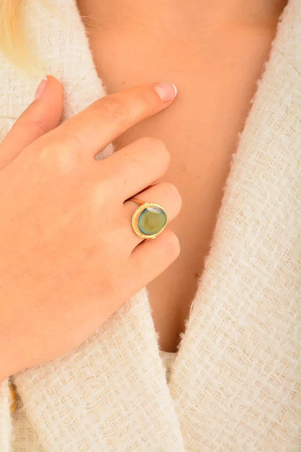 Cebeci 14 Ayar Renkli Taşlı Altın Yüzük