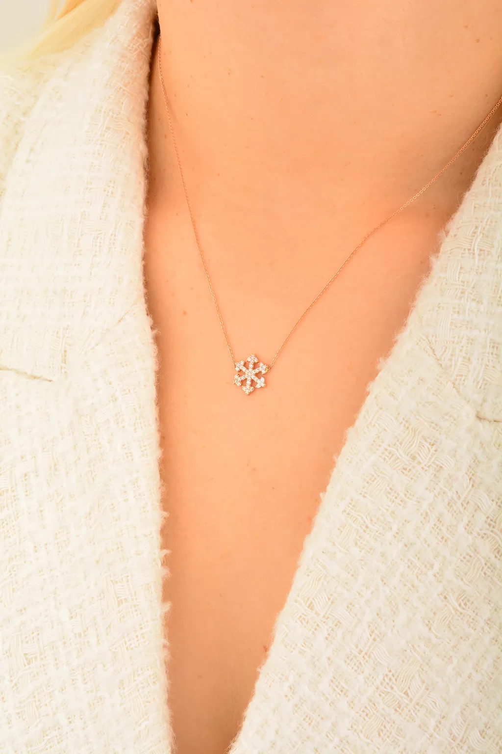 Cebeci 14 Ayar Rose Kar Tanesi Altın Kolye