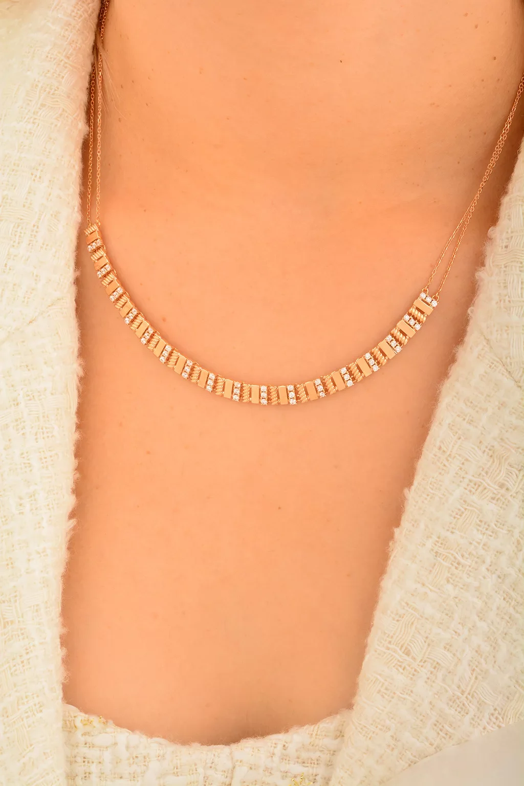 Cebeci 14 Ayar Rose Taşlı Altın Kolye