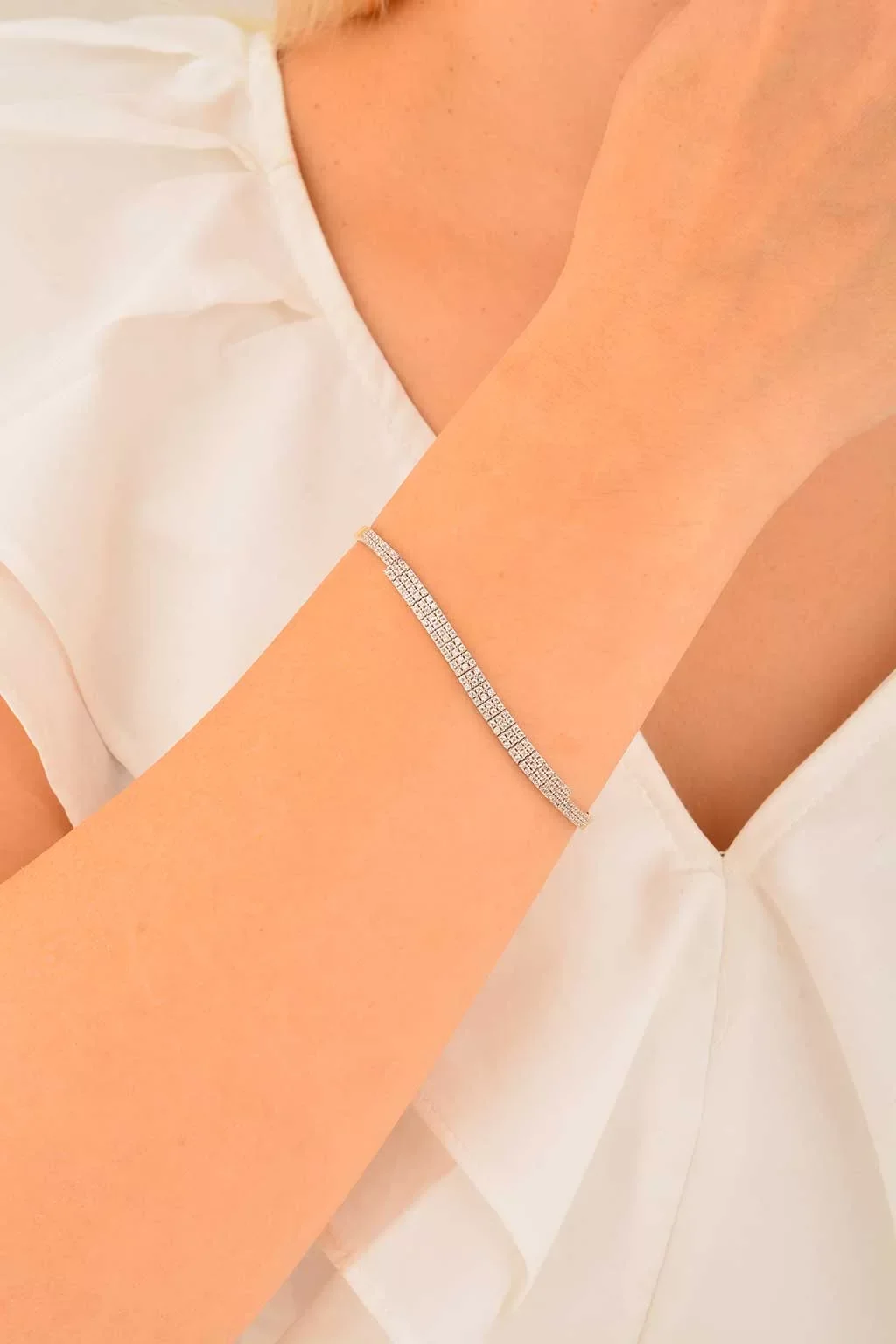 Cebeci 14 Ayar Sıra Taşlı Altın Bileklik