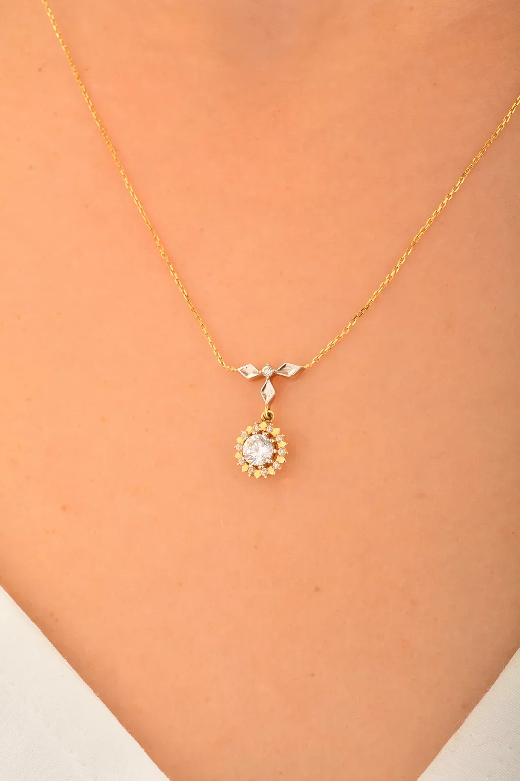 Cebeci 14 Ayar Taşlı Altın Kolye