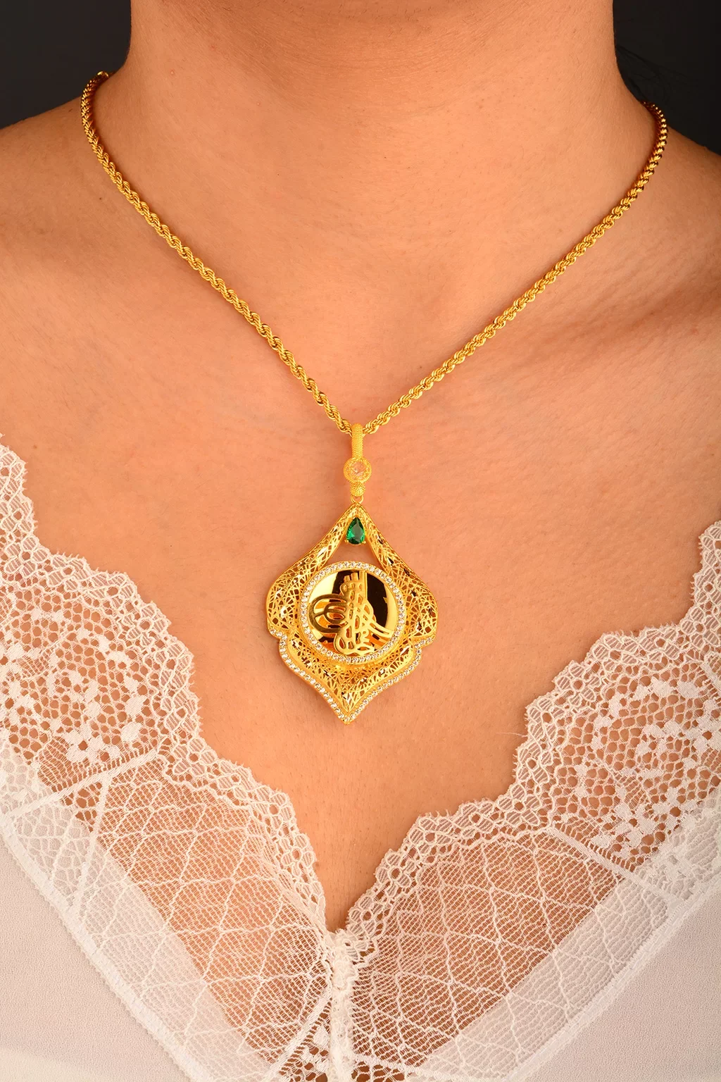 Cebeci 14 Ayar Taşlı Altın Kolye Ucu