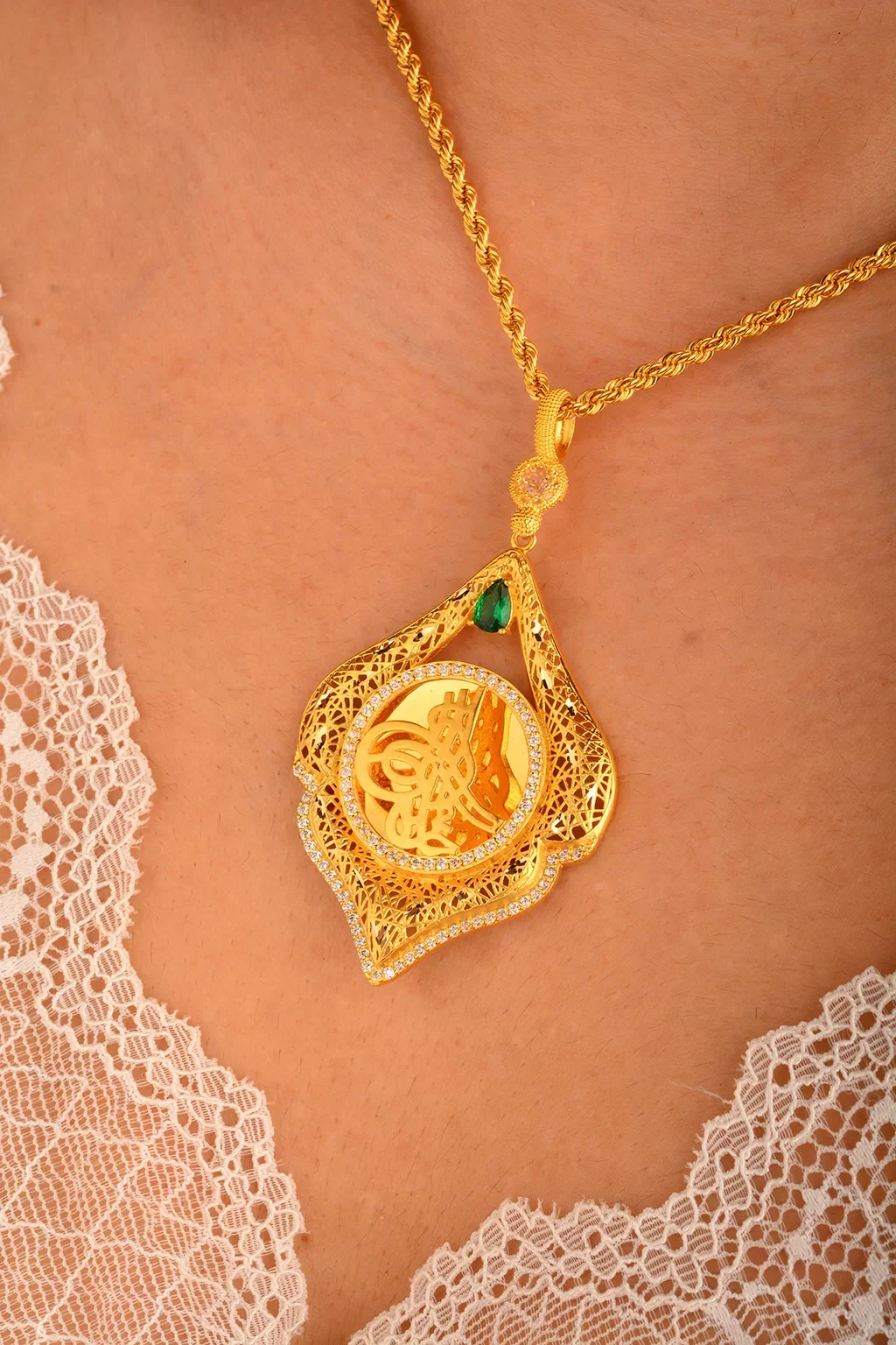 Cebeci 14 Ayar Taşlı Altın Kolye Ucu