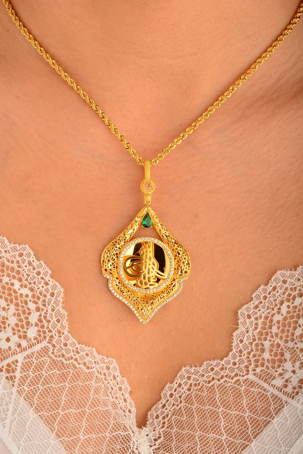 Cebeci 14 Ayar Taşlı Altın Kolye Ucu