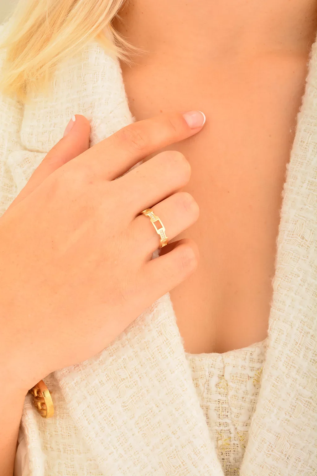 Cebeci 14 Ayar Taşlı Altın Yüzük