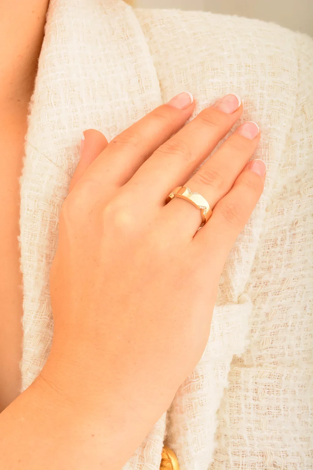 Cebeci 14 Ayar Taşlı Altın Yüzük