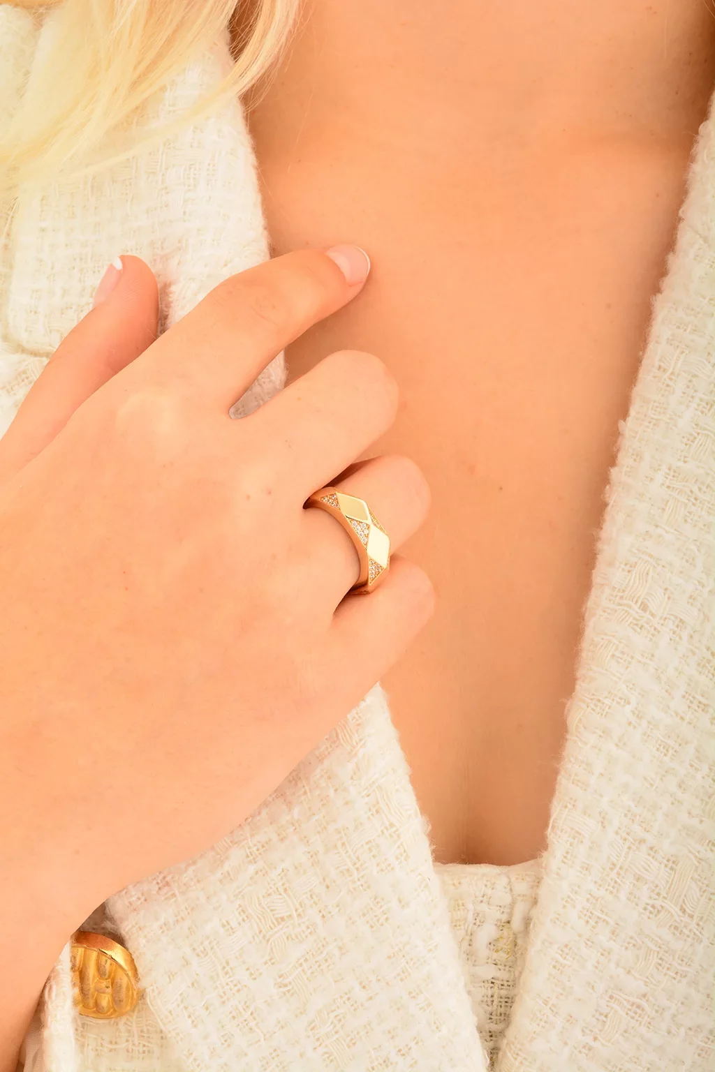 Cebeci 14 Ayar Taşlı Altın Yüzük