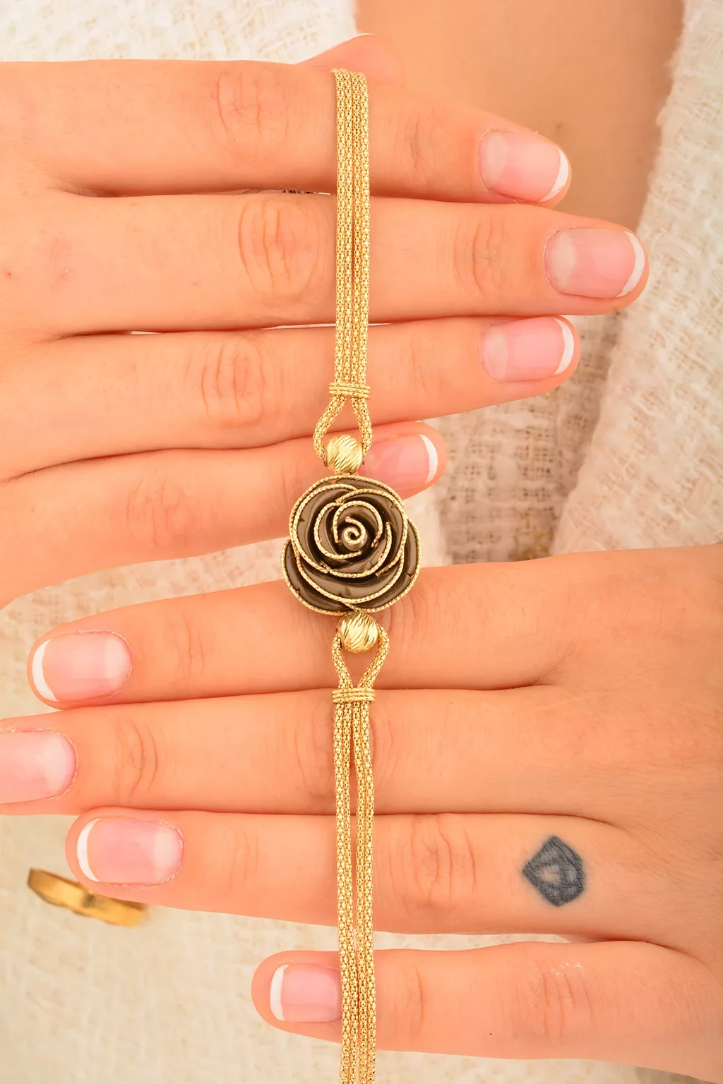 Cebeci 14 Ayar Taşlı Gül Altın Bileklik